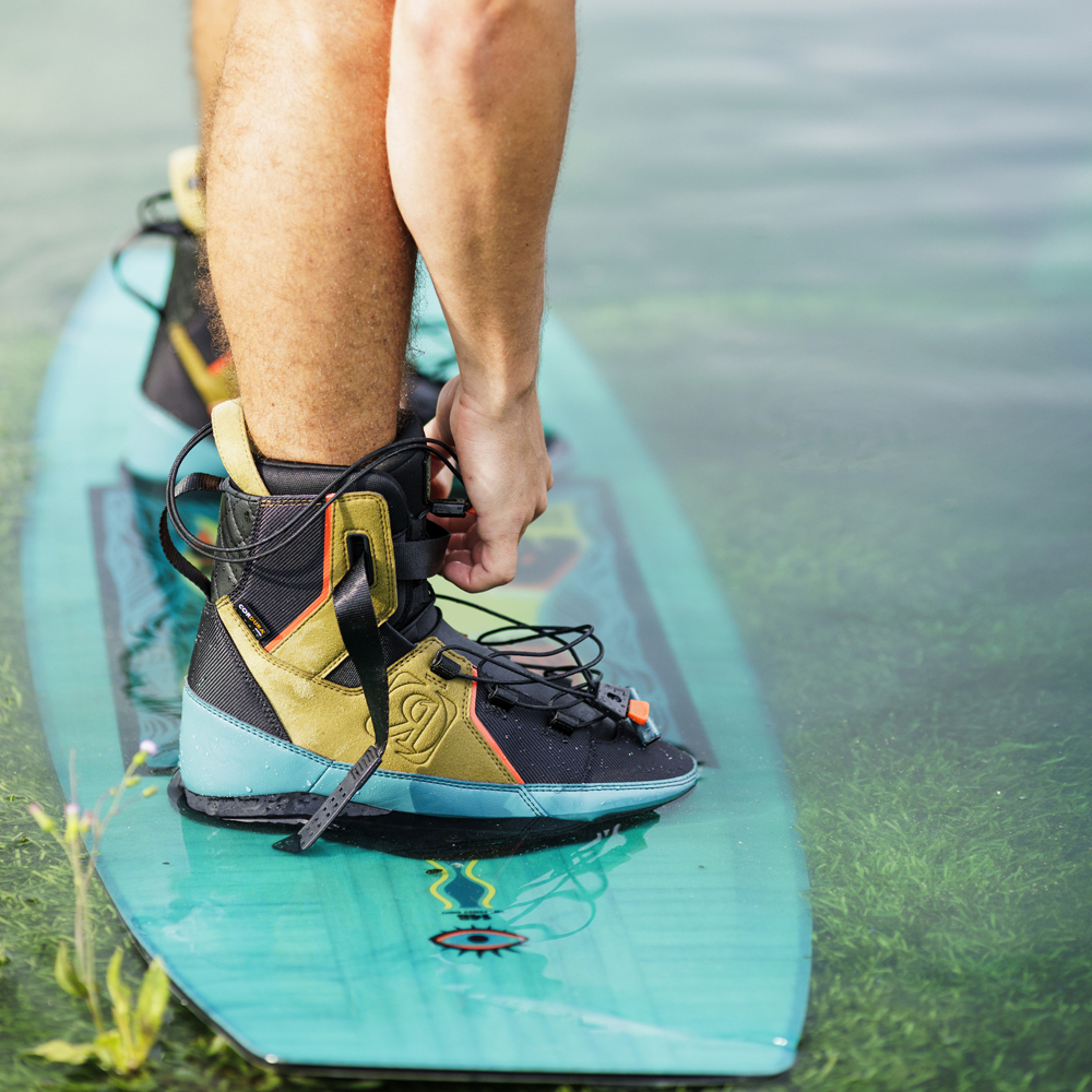 Ronix Atmos wakeboardset 148 cm met Atmos bindingen 10