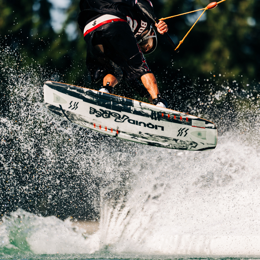 Liquid Force Illusion wakeboard set 142 cm met Aspect 4d bindingen 11