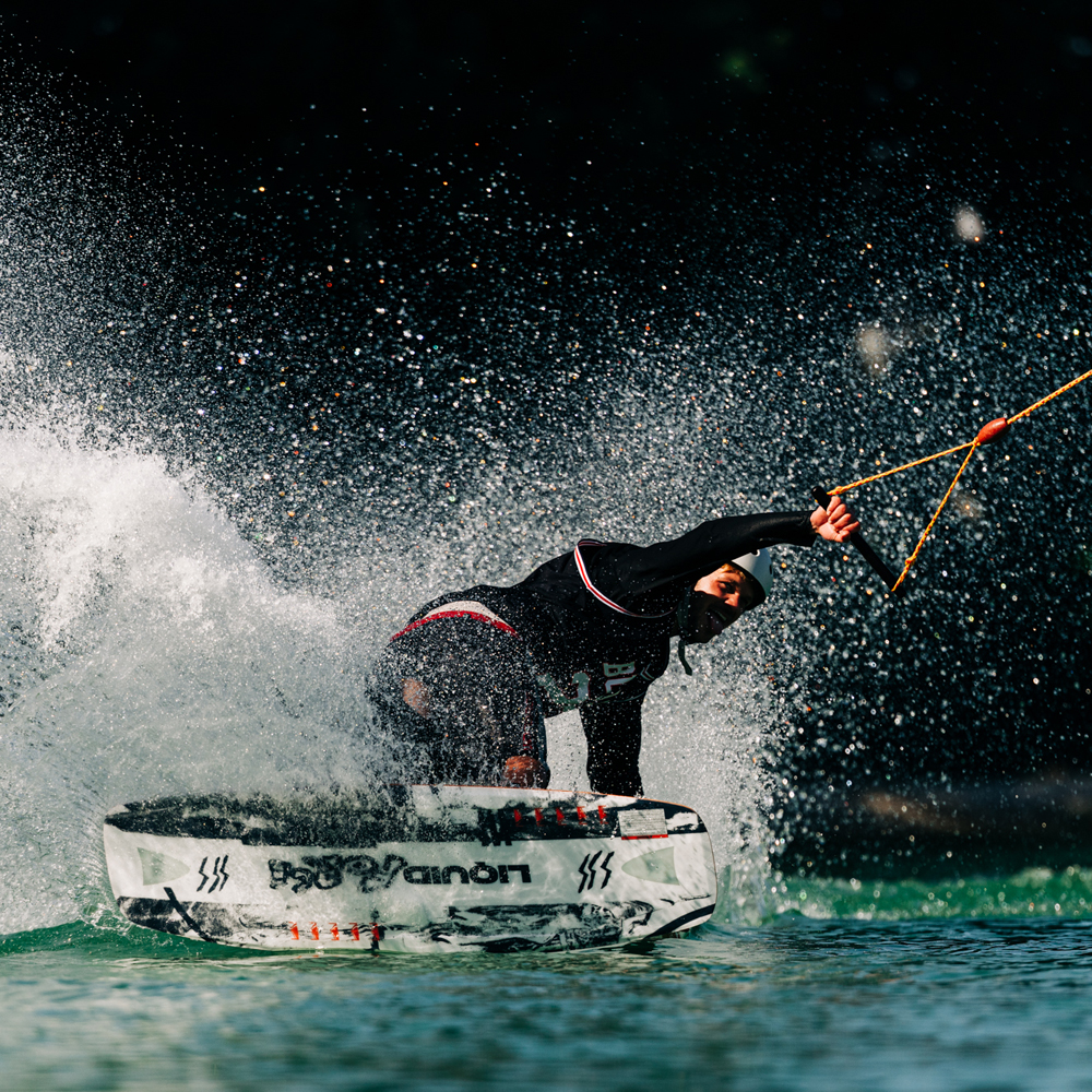 Liquid Force Illusion wakeboard set 142 cm met Aspect 4d bindingen 13