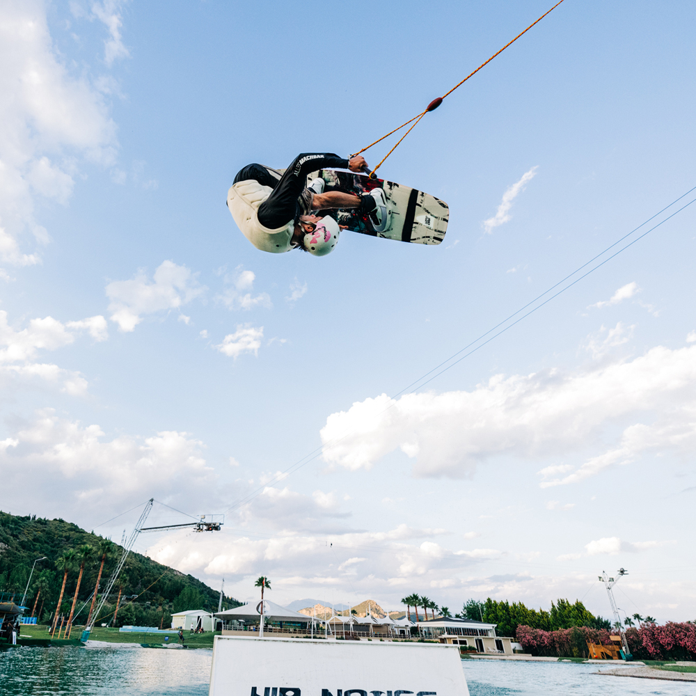 Liquid Force Illusion wakeboard set 142 cm met Aspect 4d bindingen 15