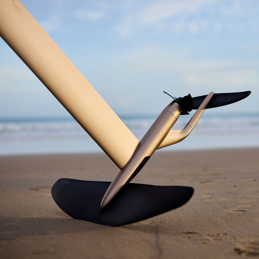 Flite PRO Carbon - Gold efoil board 4