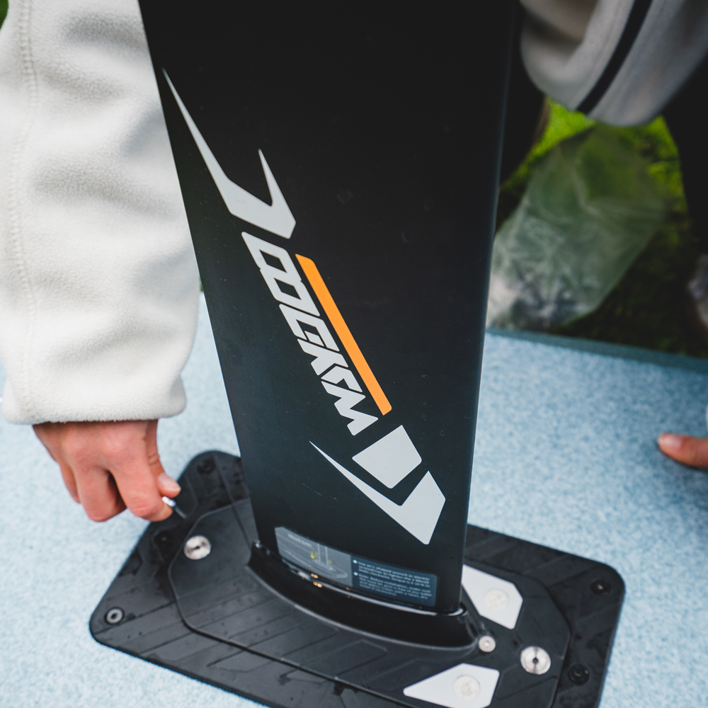 EVO 27 mast